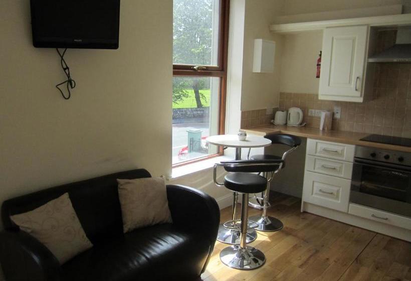 ホテル College View Apartments