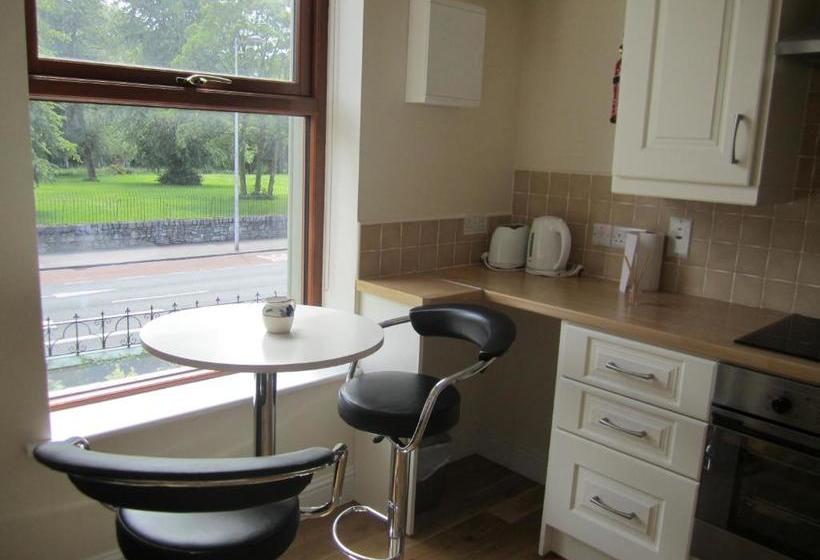 ホテル College View Apartments