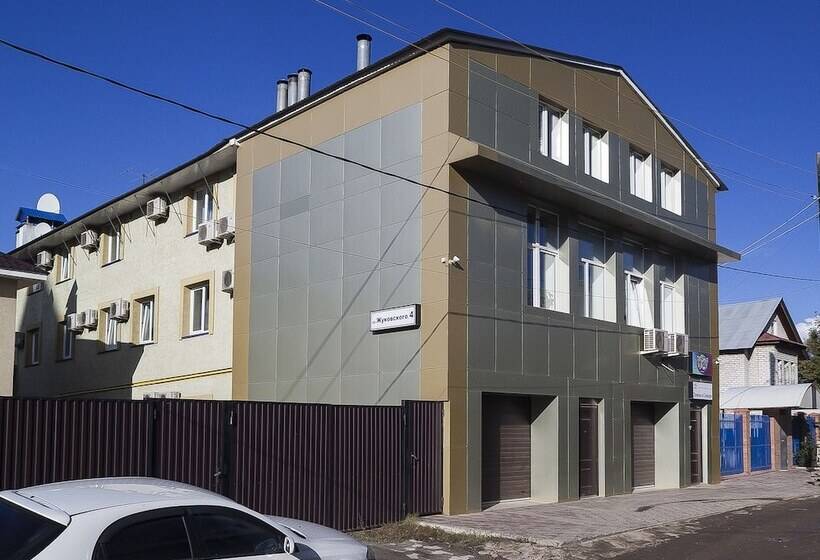 ホテル Domik V Samare