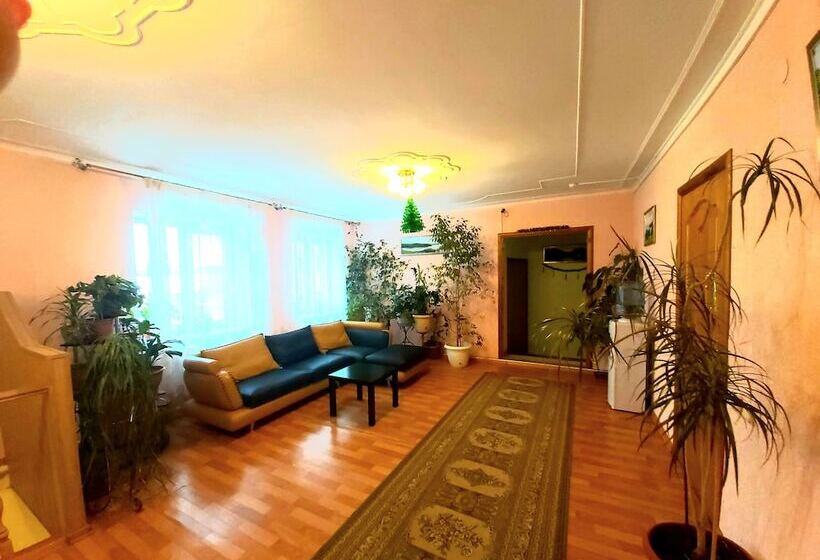 ホテル Domik V Samare