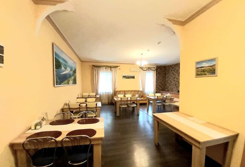 ホテル Domik V Samare