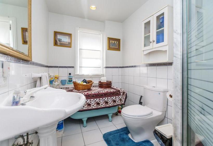 فندق Elliott House Bed & Breakfast