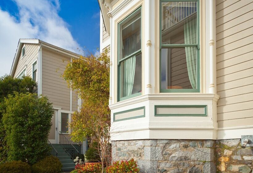 هتل Fairholme Manor Inn