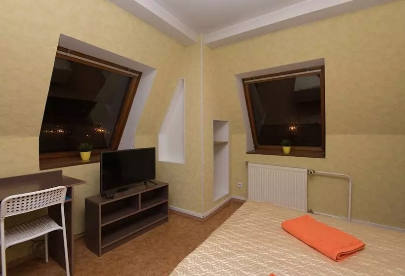 ホテル Guest House Orlovskiy