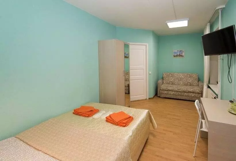 ホテル Guest House Orlovskiy