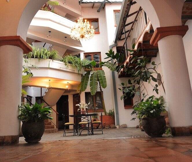 هتل Hostal Recoleta Sur