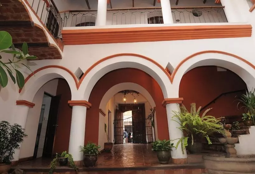 هتل Hostal Recoleta Sur