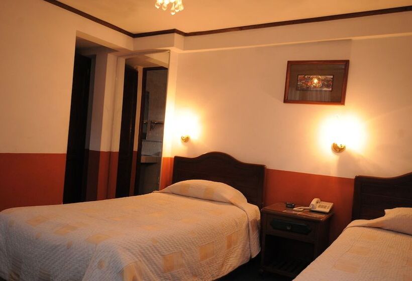هتل Hostal Recoleta Sur