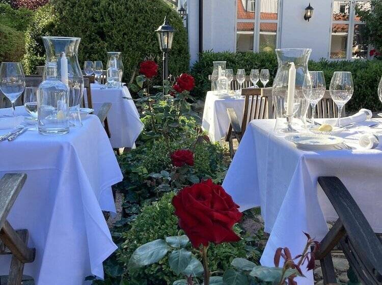 Отель Kastanjelund