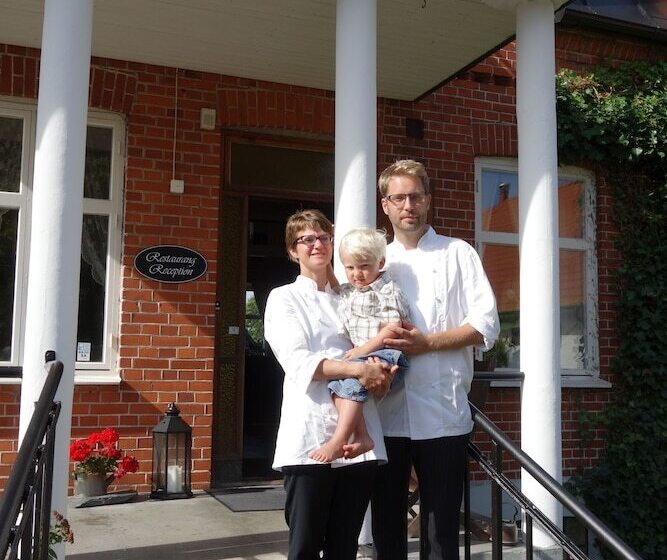 Отель Kastanjelund