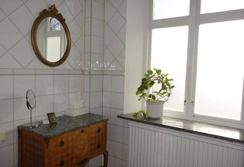 Отель Kastanjelund