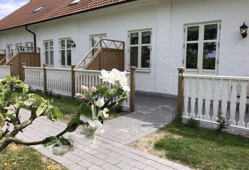 Отель Kastanjelund