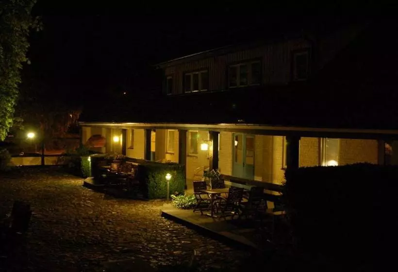 هتل Kastanjelund