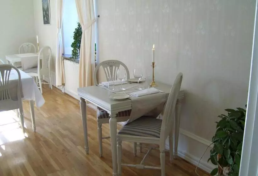 هتل Kastanjelund