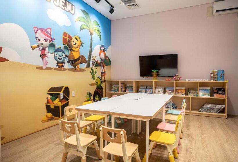 هتل Kensington Resort Seogwipo