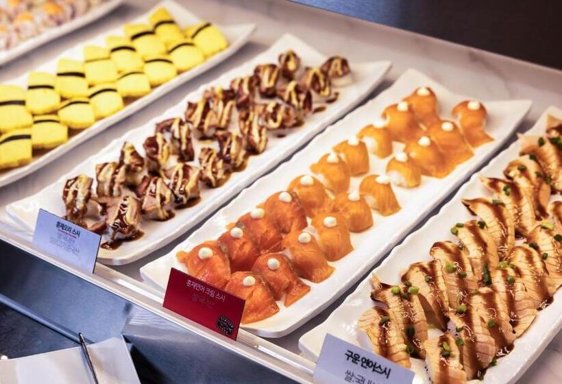 هتل Kensington Resort Seogwipo