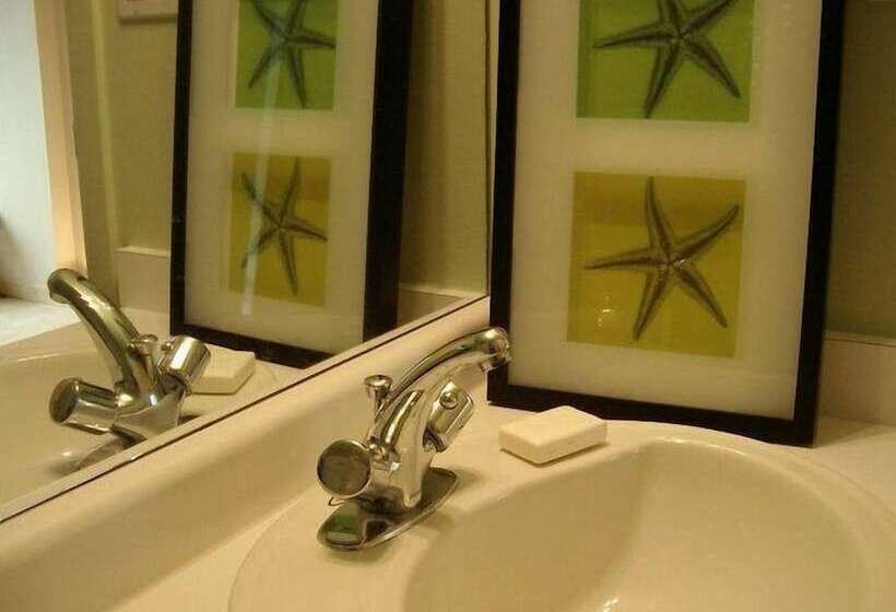 Отель Mondeliving City Condo