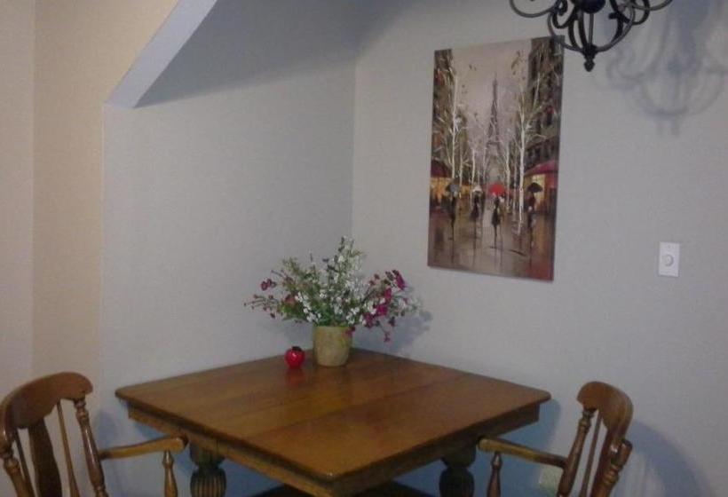 בית מלון כפרי Normandale Century Inn