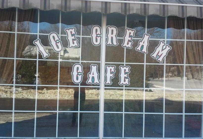 בית מלון כפרי Normandale Century Inn