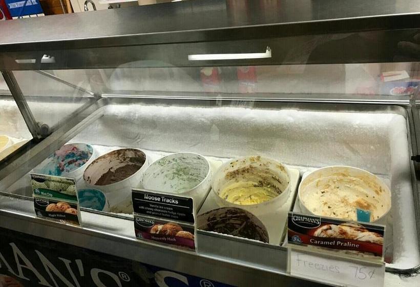 בית מלון כפרי Normandale Century Inn