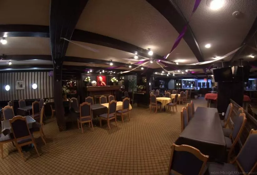هتل Royal Plaza