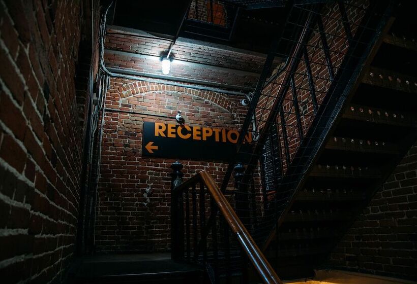 酒店 Saintlo Ottawa Jail Hostel