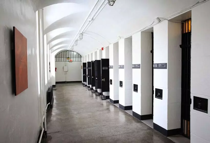 Hotelli Saintlo Ottawa Jail Hostel