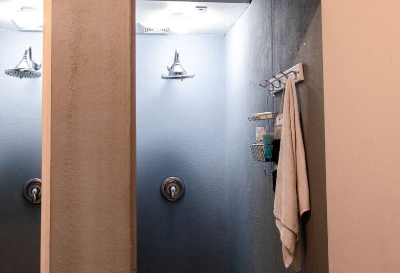 酒店 Saintlo Ottawa Jail Hostel