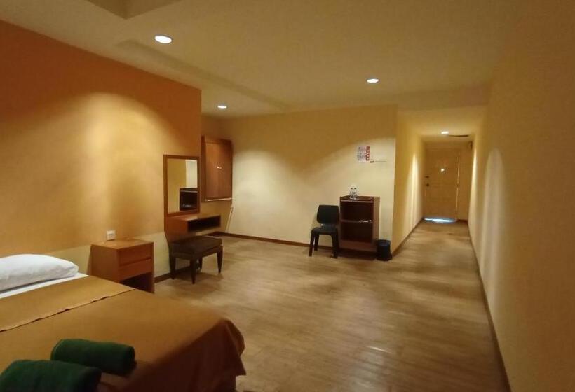 Hotel Straits Settlement Inn