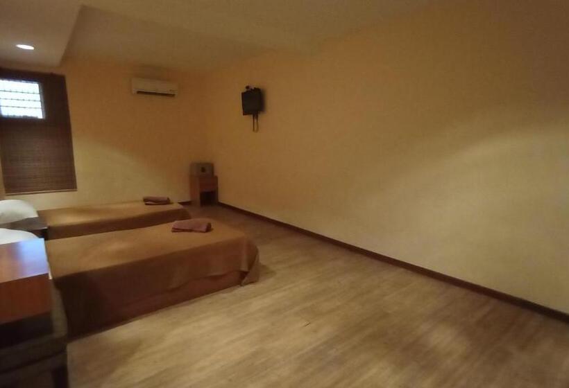 Hotel Straits Settlement Inn