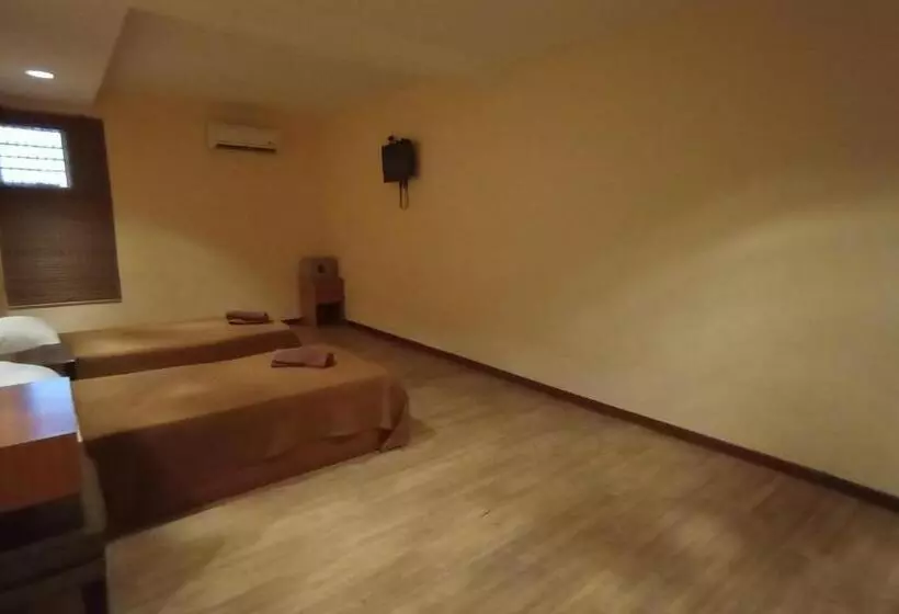 Hotel Straits Settlement Inn