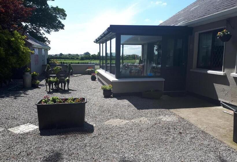 Hotelli The Ring Farmhouse