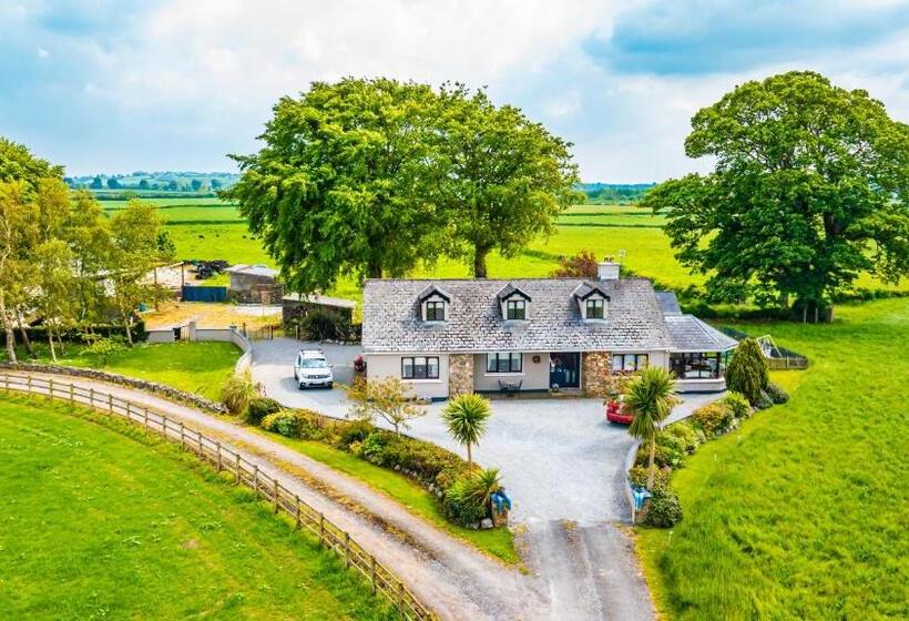 Hotelli The Ring Farmhouse