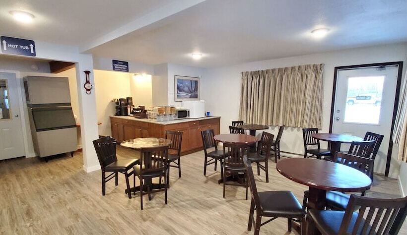 Hotel Travelodge By Wyndham Mcbride