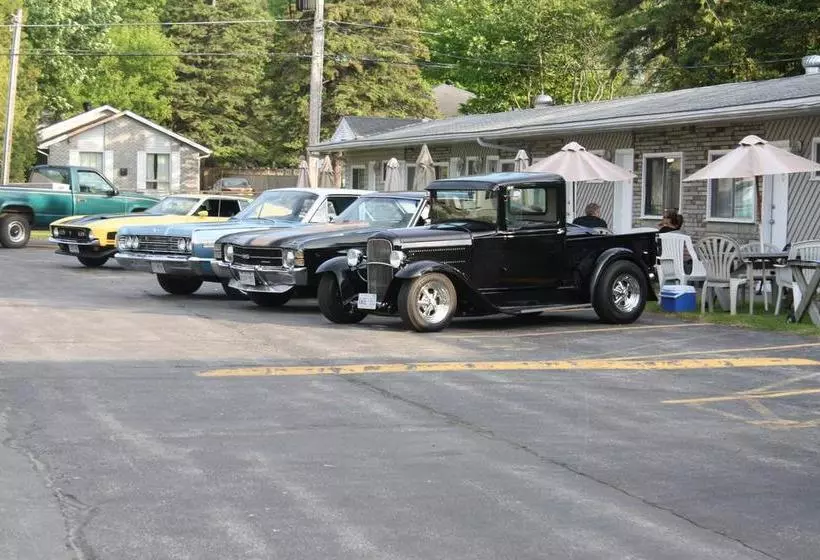Kingsbridge Inn / Bon-air Motel
