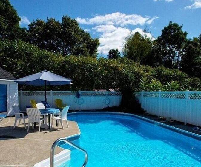 Motel Des Pentes Et Suites