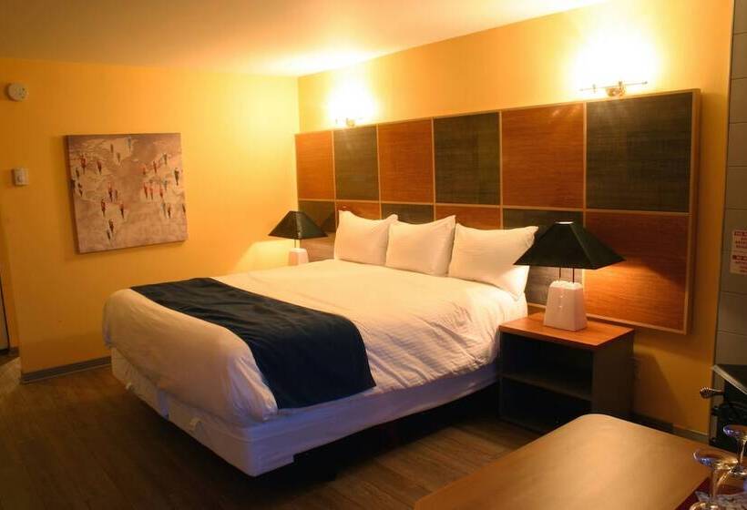 Motel Des Pentes Et Suites