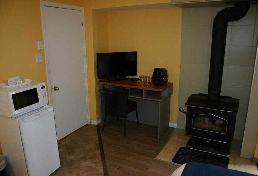 Motel Des Pentes Et Suites