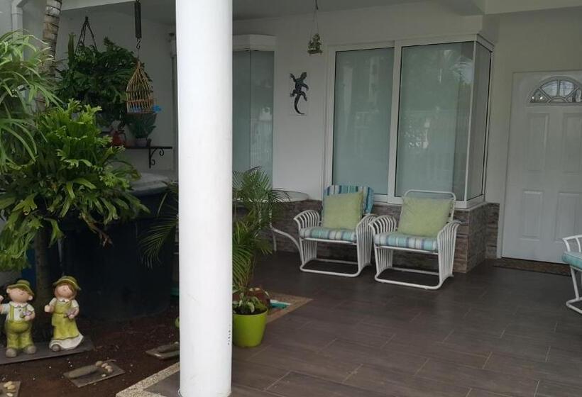 هاستل Hospedaje Solymar Sarie Bay