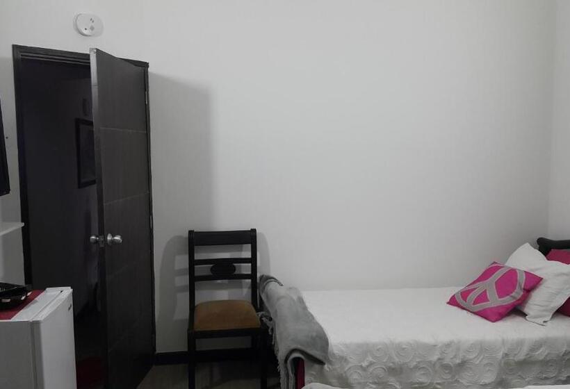 هاستل Hospedaje Solymar Sarie Bay