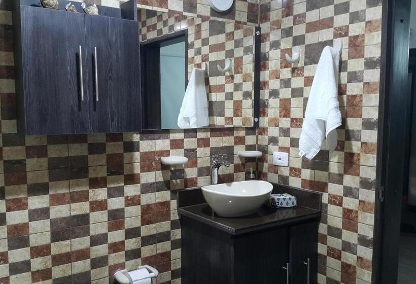 هاستل Hospedaje Solymar Sarie Bay