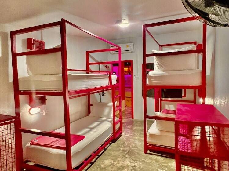 הוסטל Slumber Party Krabi