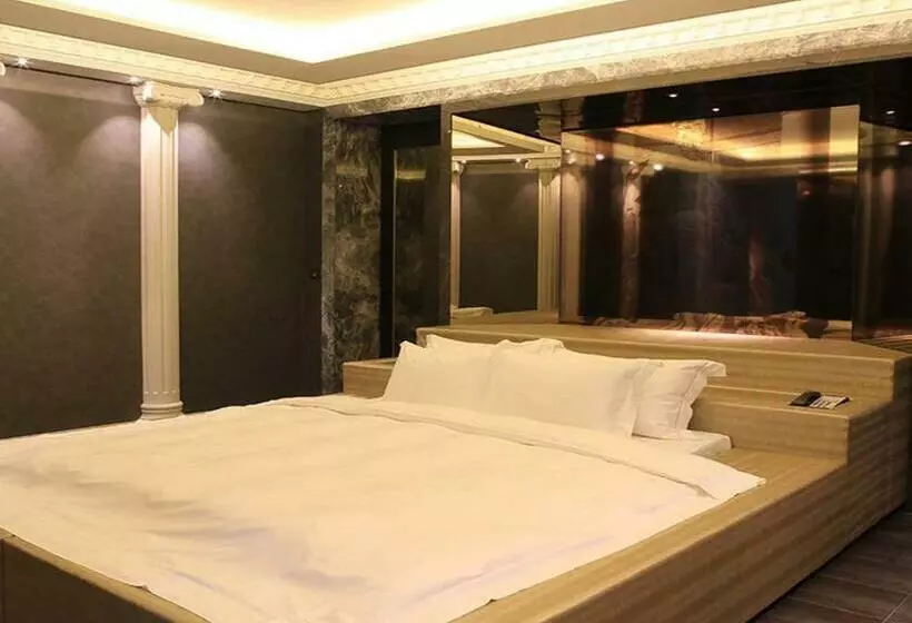 Allur Boutique Motel  Hsinchu Branch