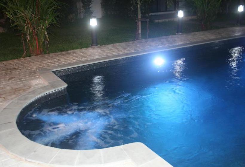 تختخواب و صبحانه Medithairean Guesthouse