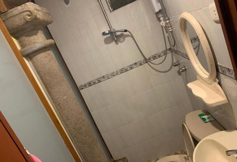 Bed and Breakfast Ukumari Hostel