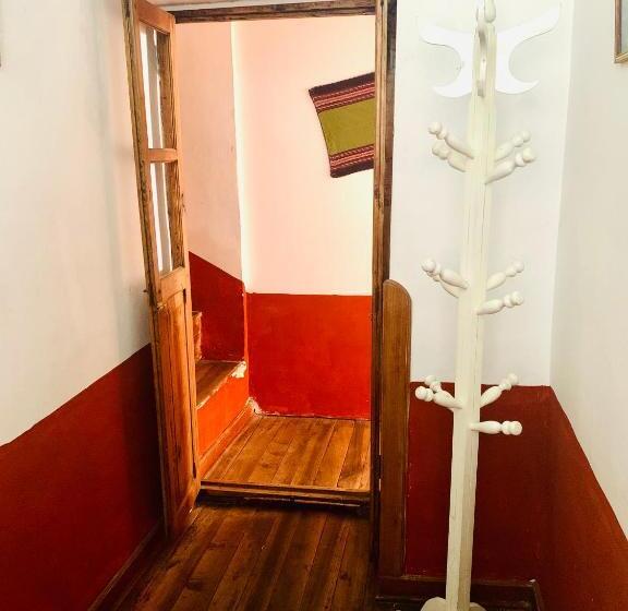 Bed and Breakfast Ukumari Hostel