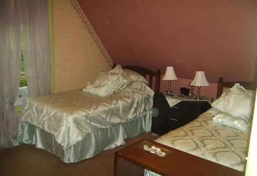 هتل Ascendence Halifax Bed & Breakfast