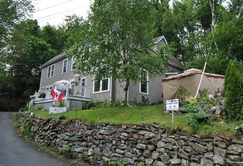 هتل Ascendence Halifax Bed & Breakfast