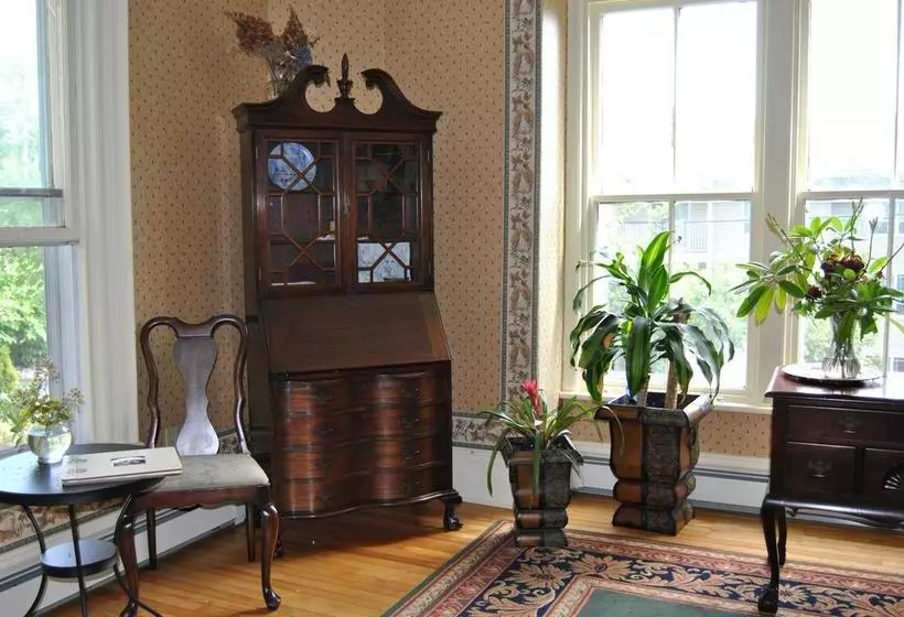هتل Ascendence Halifax Bed & Breakfast