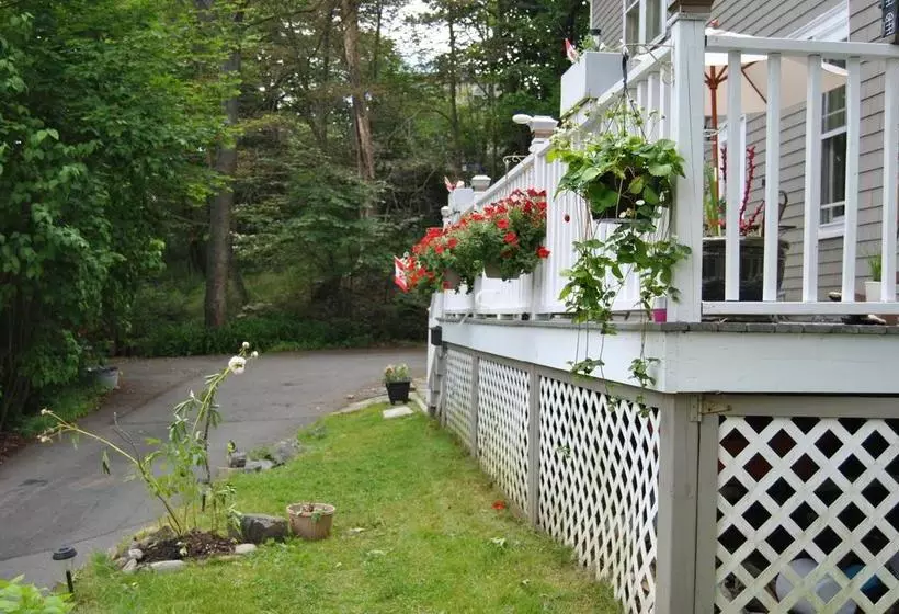 هتل Ascendence Halifax Bed & Breakfast
